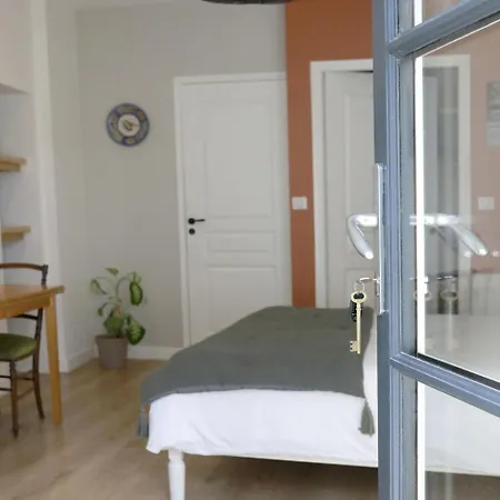 - Les Traversieres *