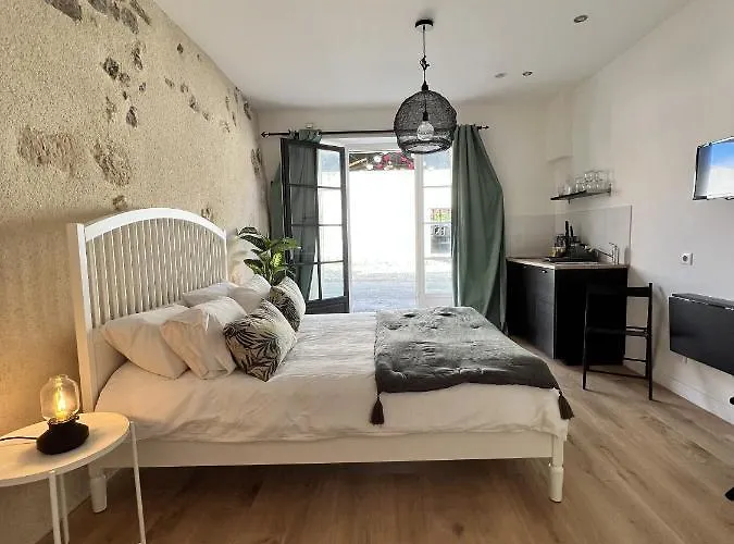 Nyaraló - Les Traversieres *