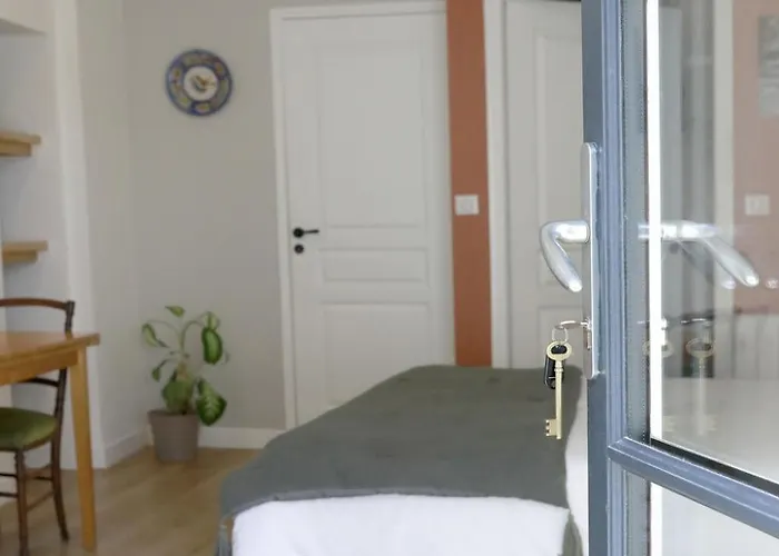 - Les Traversieres *